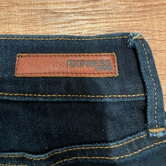 Express Mid Rise Jeans - Picture 3 of 5